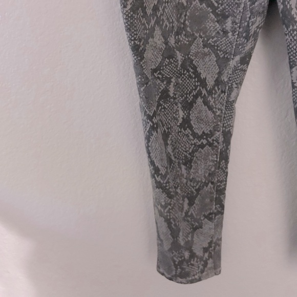 NWOT! Democracy “AB” Technology Snake Print Jeans. Size 14 - Picture 5 of 8